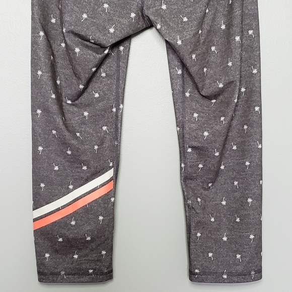 Old Navy Active Go Dry High Rise Drawstring Crop Leggings Gray Palm Tree Print M - Picture 8 of 11